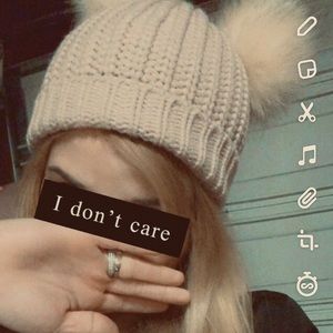 Meet your Posher, Monique